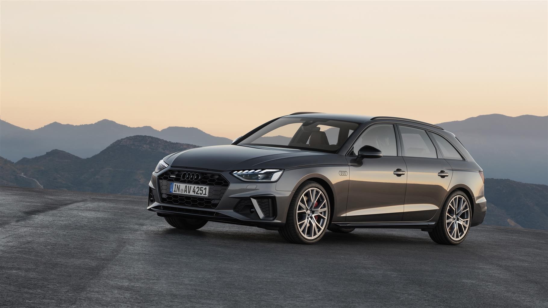 Audi A4 Avant 2023: le immagini ufficiali