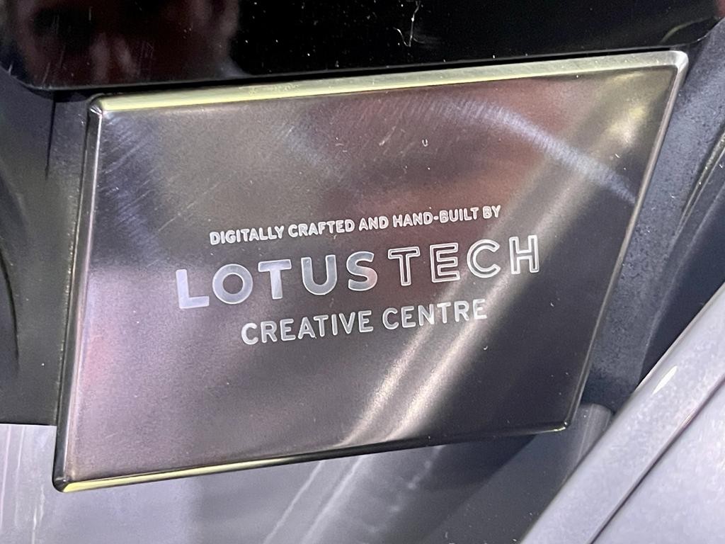 Lotus Eletre: le immagini della presentazione