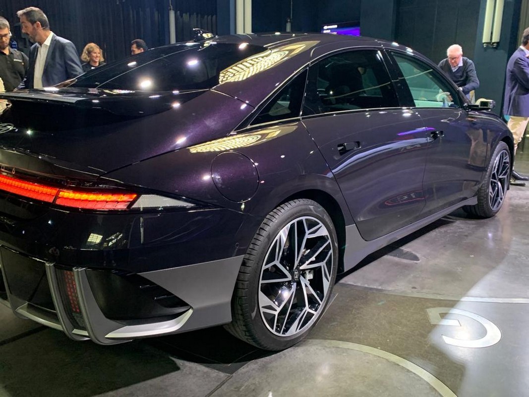 Hyundai Ioniq 6: l'anteprima