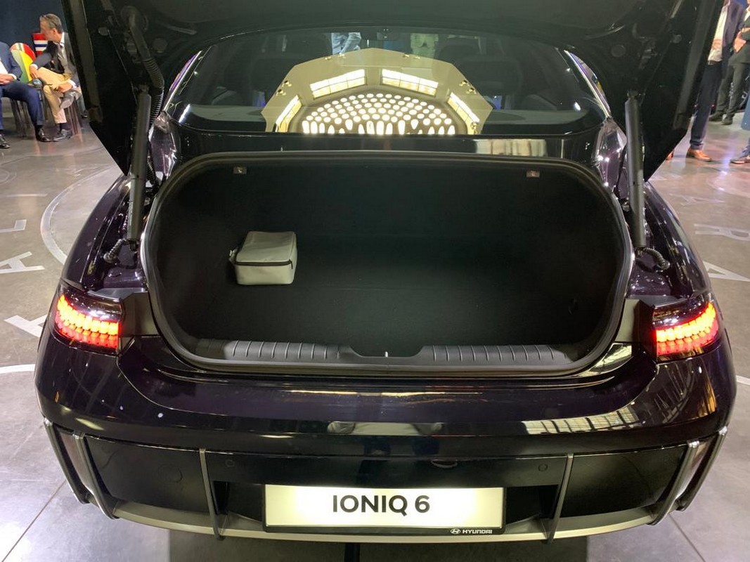 Hyundai Ioniq 6: l'anteprima