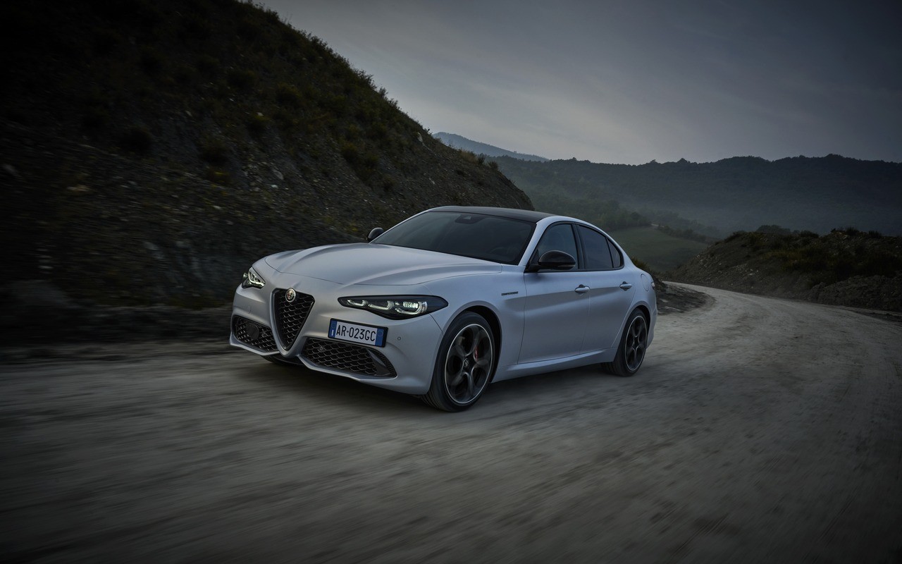 Alfa Romeo Giulia e Stelvio 2023: le immagini ufficiali