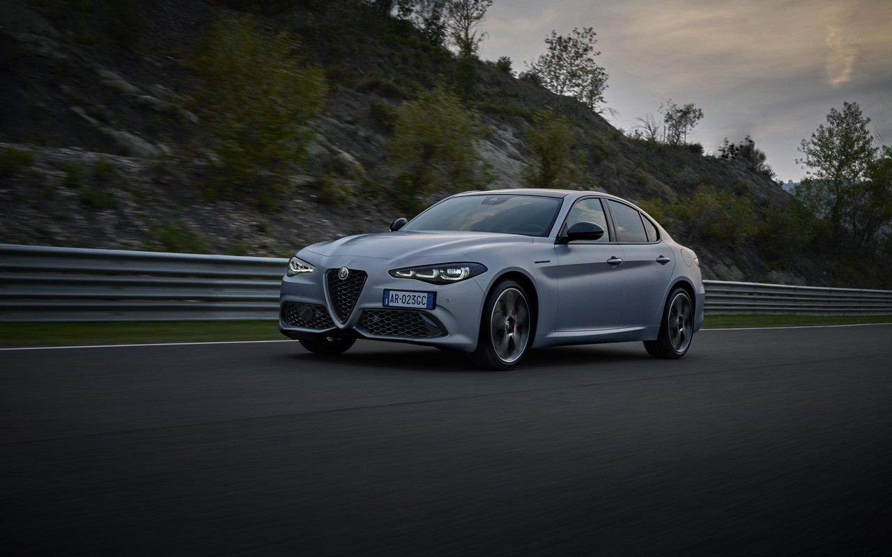 Alfa Romeo Giulia e Stelvio 2023: le immagini ufficiali