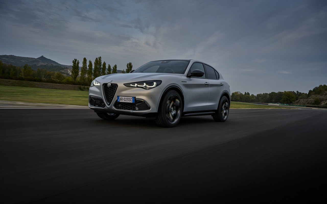 Alfa Romeo Giulia e Stelvio 2023: le immagini ufficiali