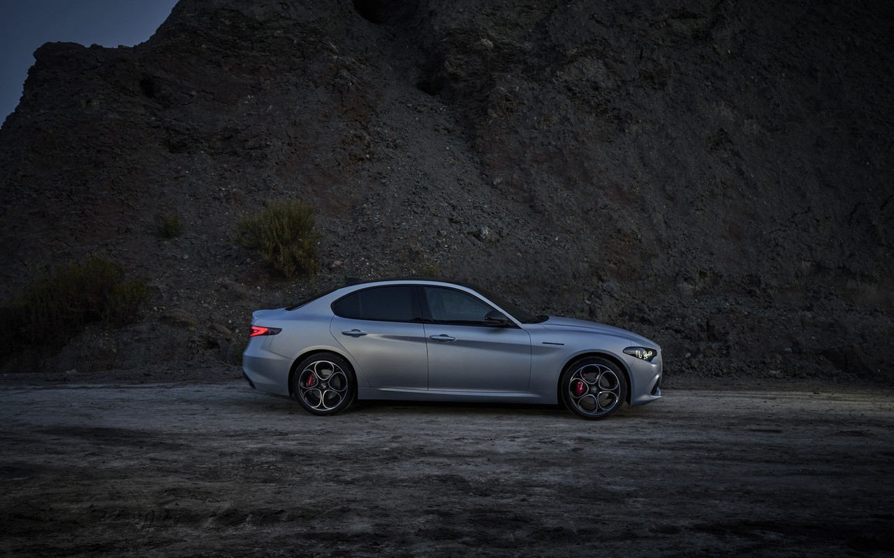 Alfa Romeo Giulia e Stelvio 2023: le immagini ufficiali