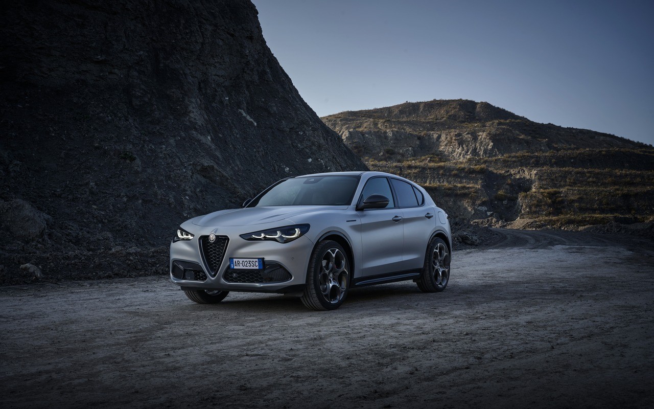 Alfa Romeo Giulia e Stelvio 2023: le immagini ufficiali