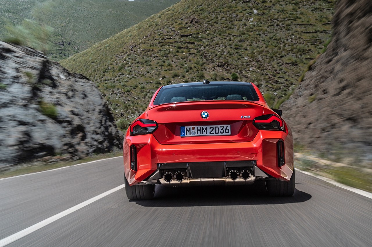 BMW M2 2023: le foto