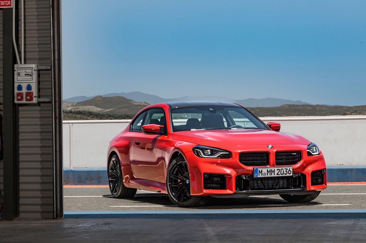 BMW M2 2023: le foto