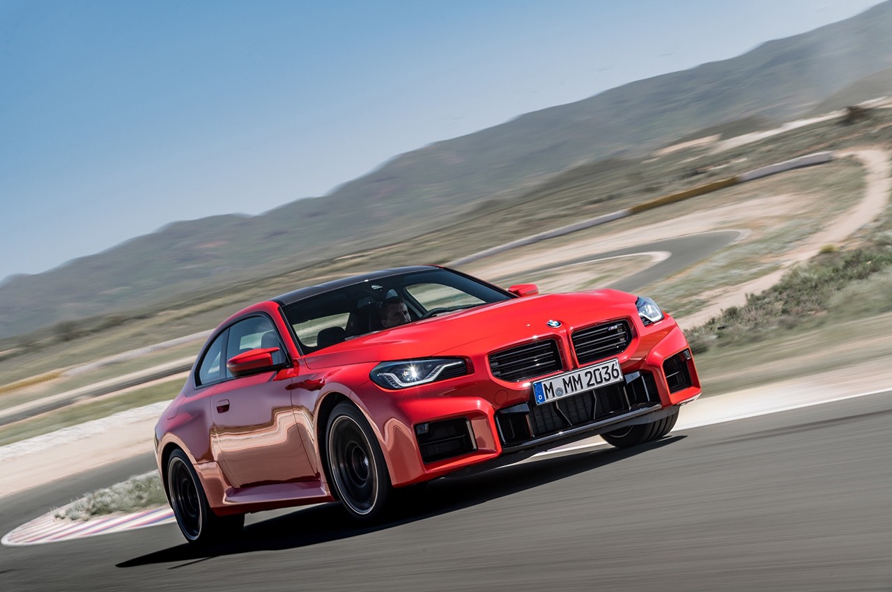 BMW M2 2023: le foto