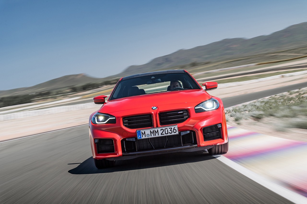 BMW M2 2023: le foto