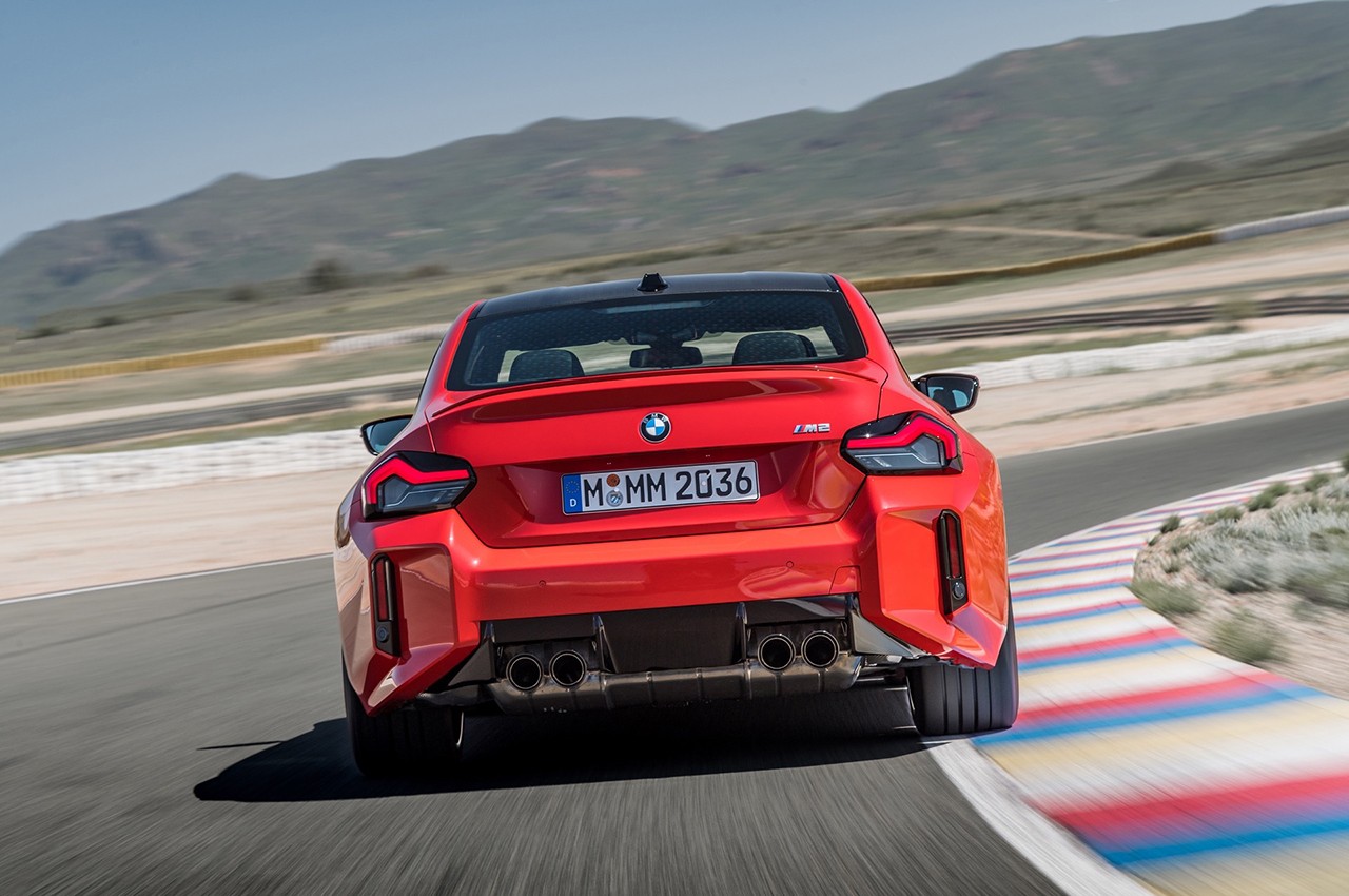 BMW M2 2023: le foto