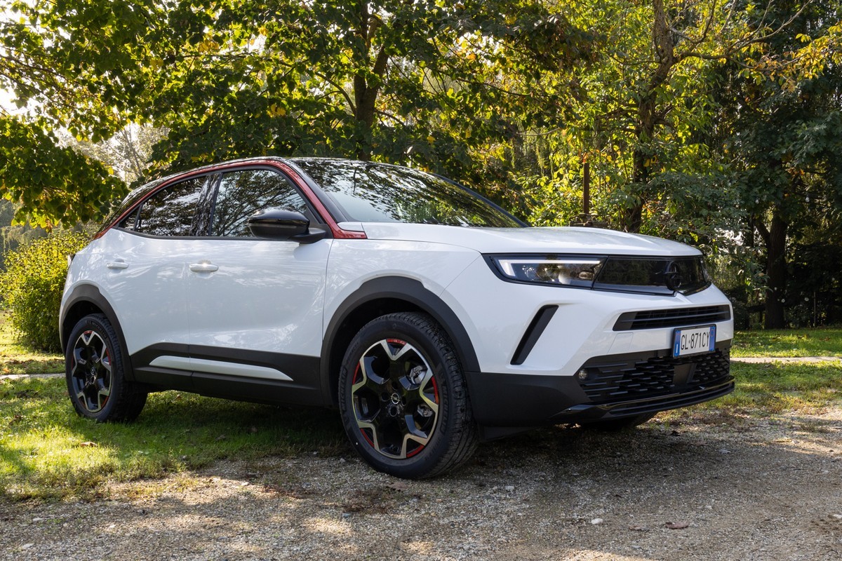 Opel Mokka-e 2022: nuove immagini