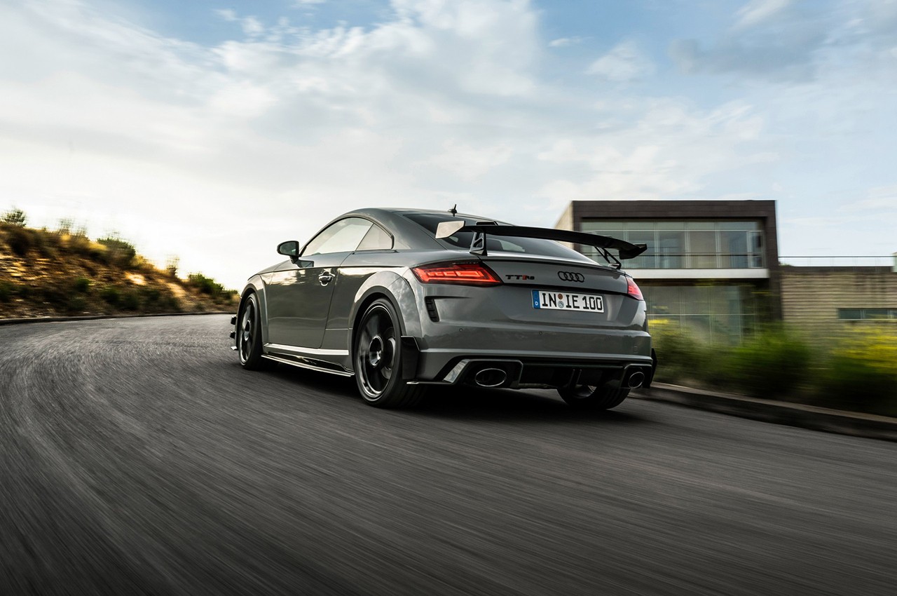 Audi TT RS Iconic Edition: le foto