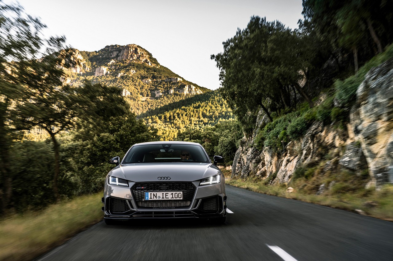 Audi TT RS Iconic Edition: le foto