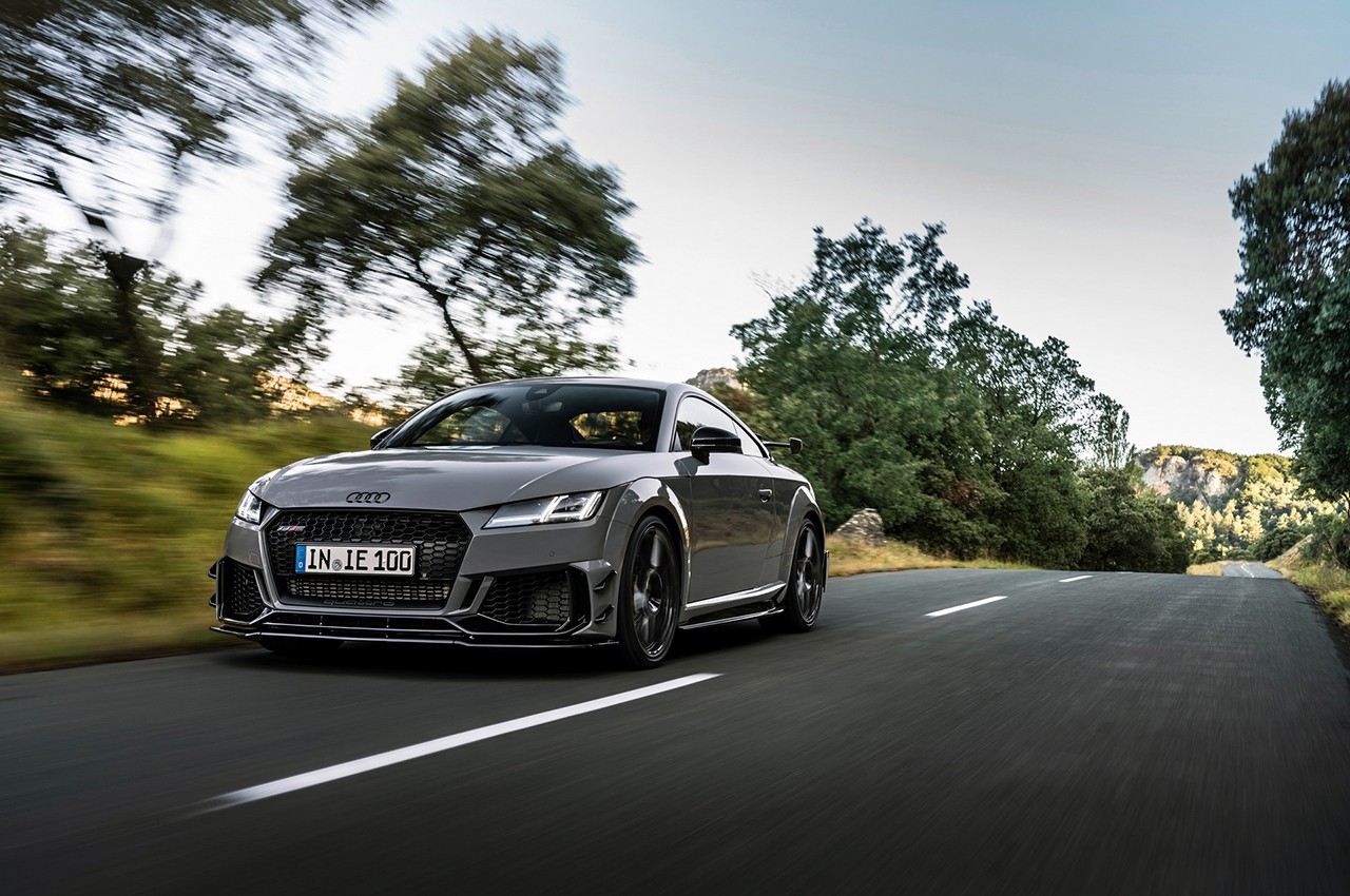 Audi TT RS Iconic Edition: le foto