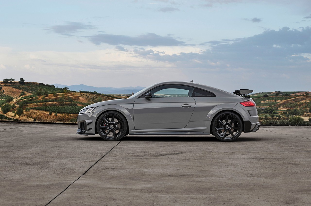 Audi TT RS Iconic Edition: le foto