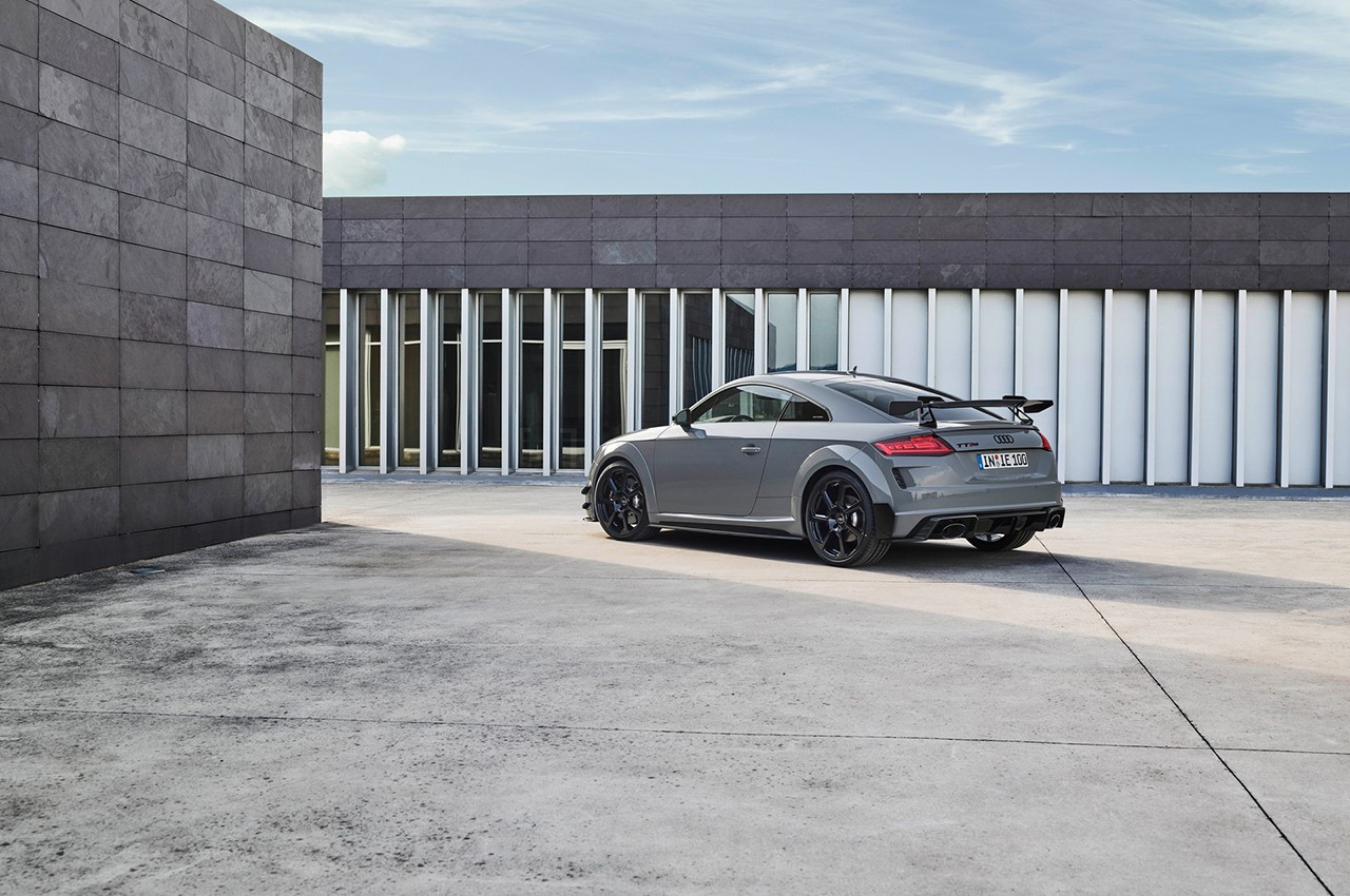 Audi TT RS Iconic Edition: le foto