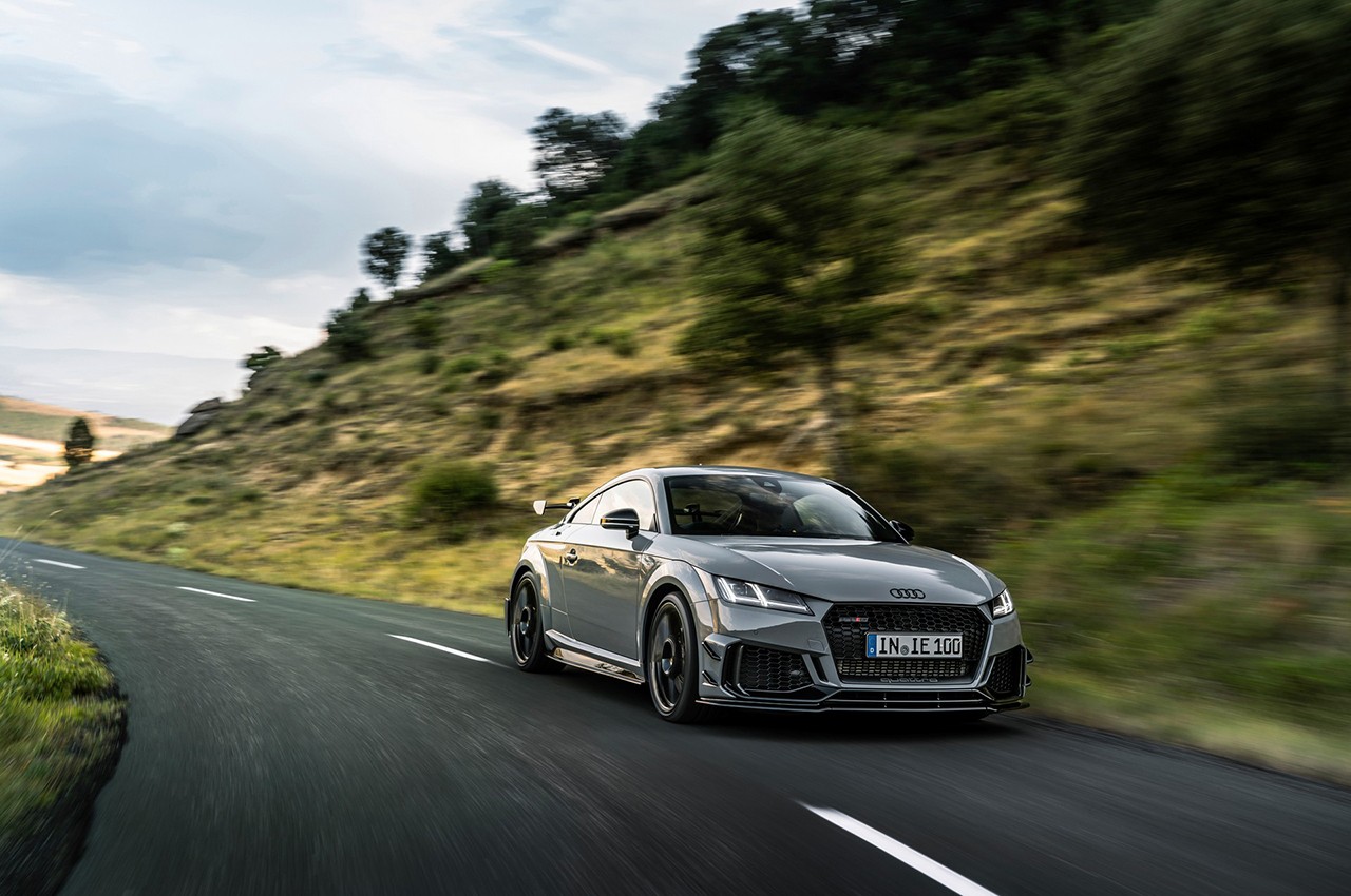 Audi TT RS Iconic Edition: le foto