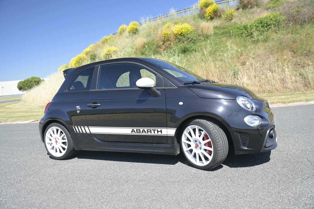 Abarth 695 Essesse: la prova su strada e in pista