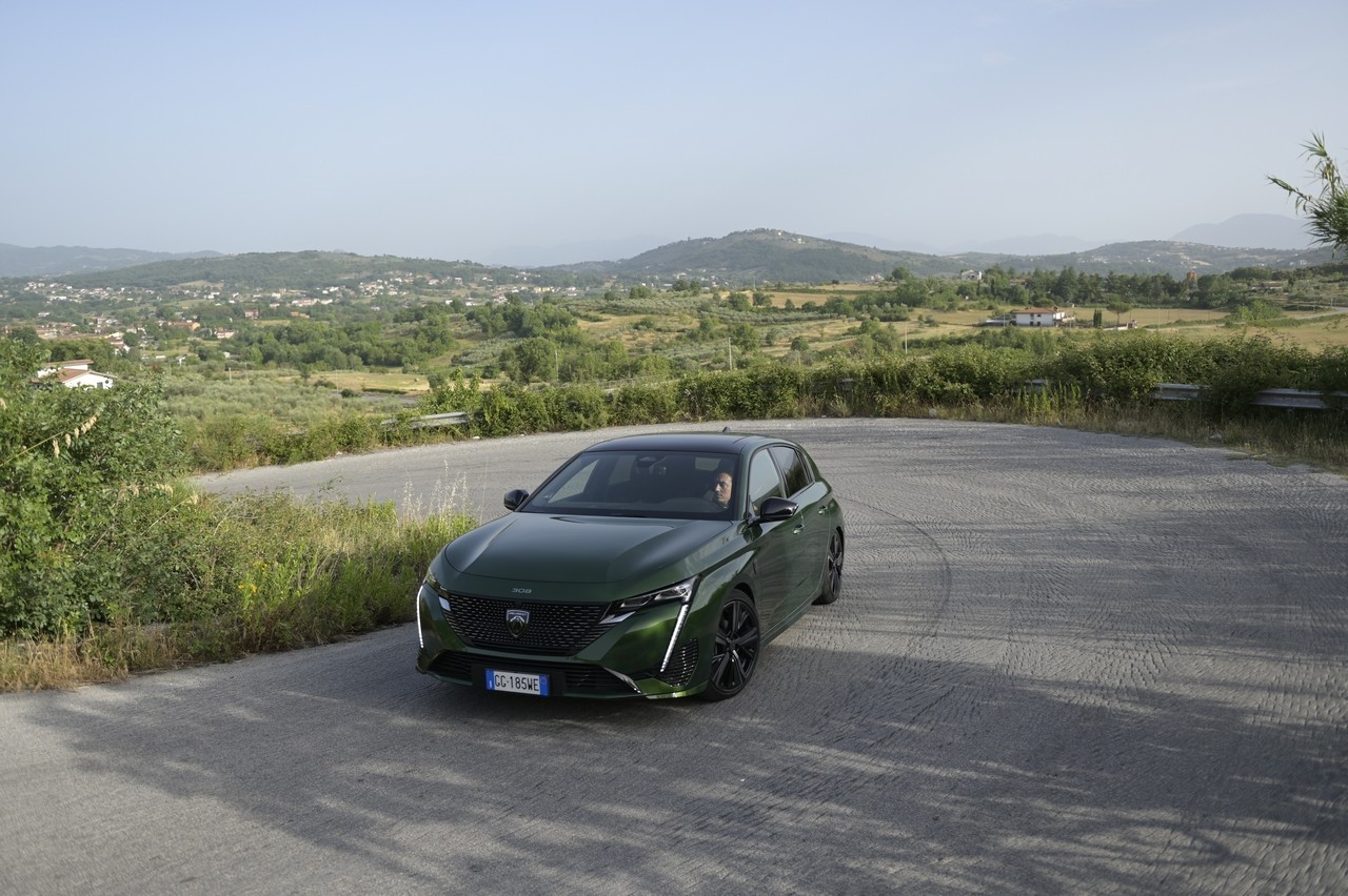 Peugeot 308 1.2 PureTech: prova su strada