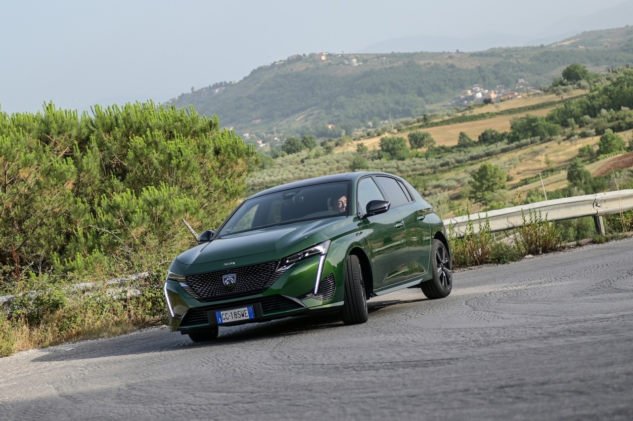 Peugeot 308 1.2 PureTech: prova su strada