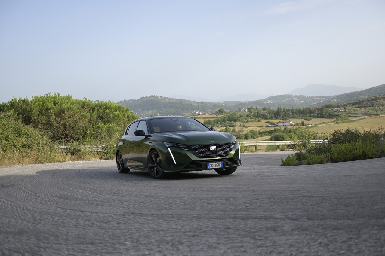 Peugeot 308 1.2 PureTech: prova su strada