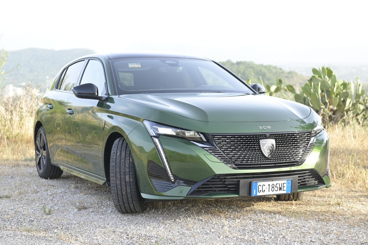 Peugeot 308 1.2 PureTech: prova su strada