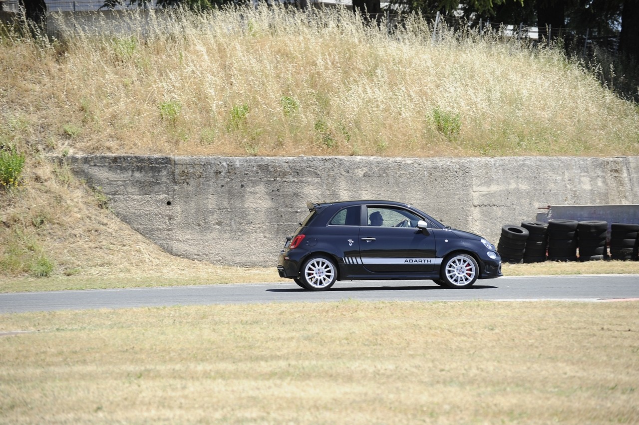 Abarth 695 Essesse: la prova su strada e in pista