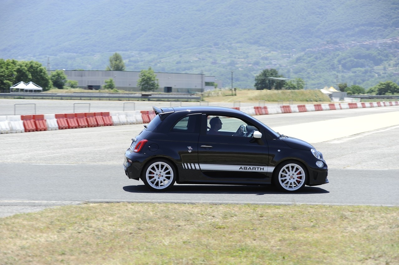 Abarth 695 Essesse: la prova su strada e in pista