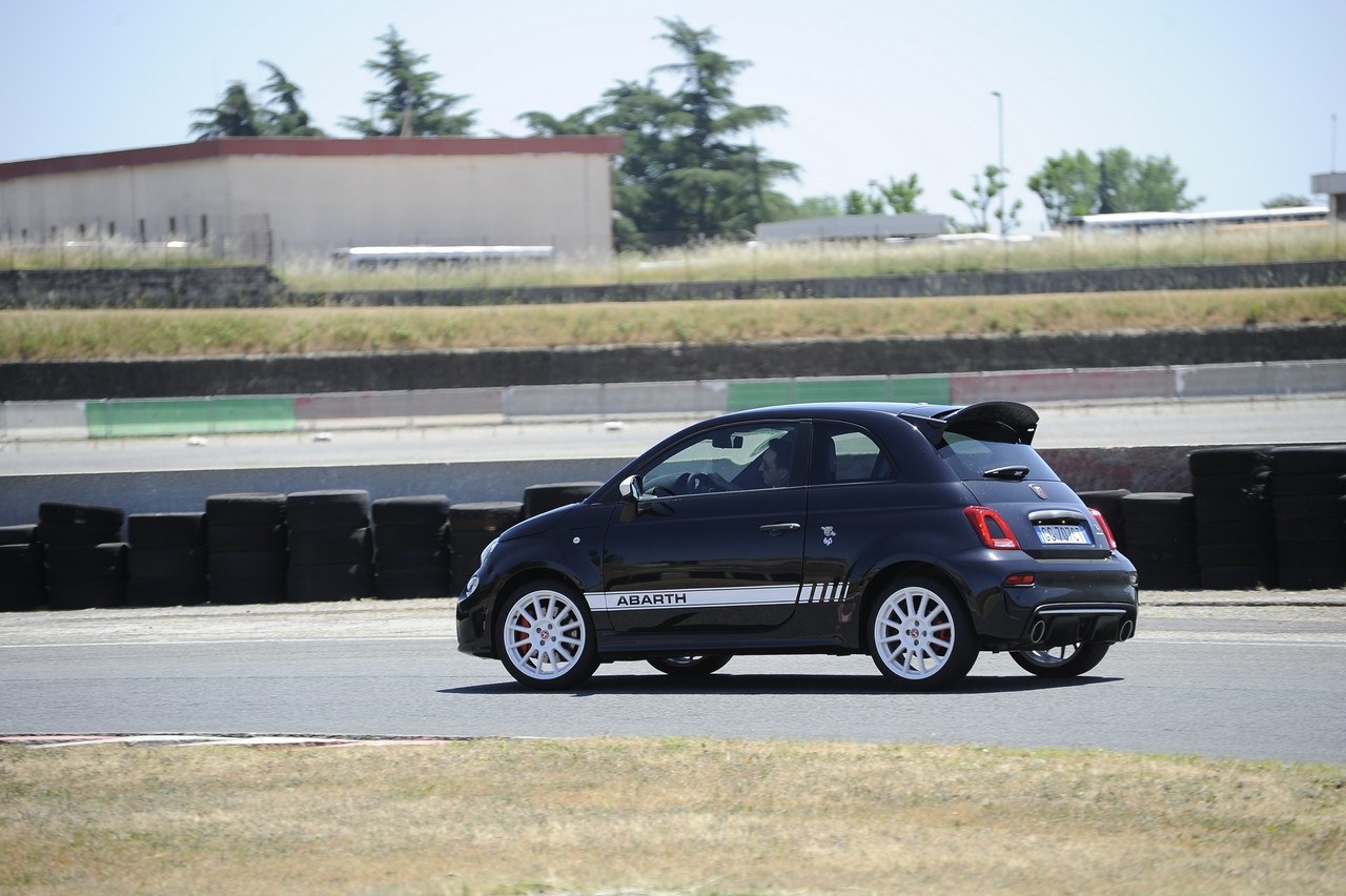 Abarth 695 Essesse: la prova su strada e in pista