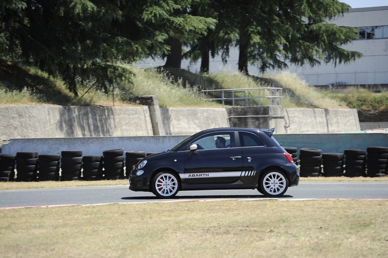 Abarth 695 Essesse: la prova su strada e in pista