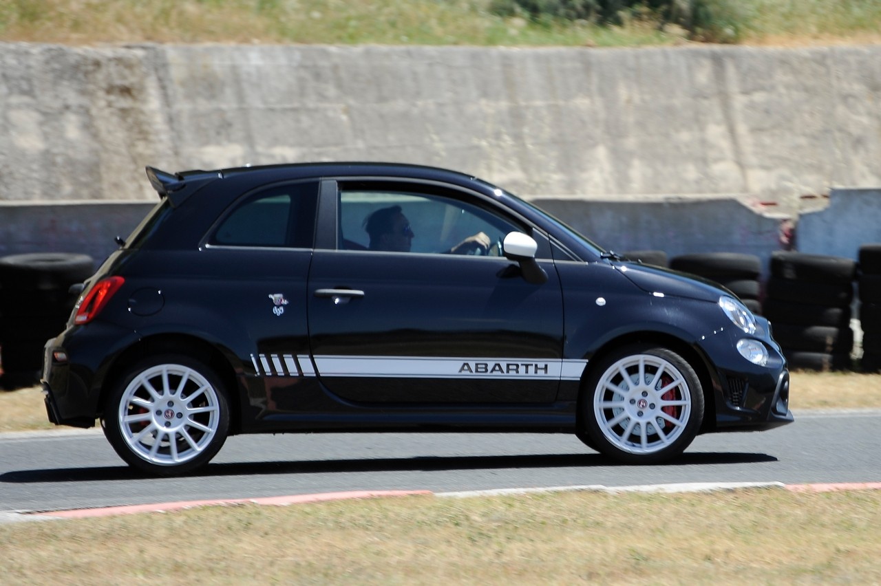 Abarth 695 Essesse: la prova su strada e in pista