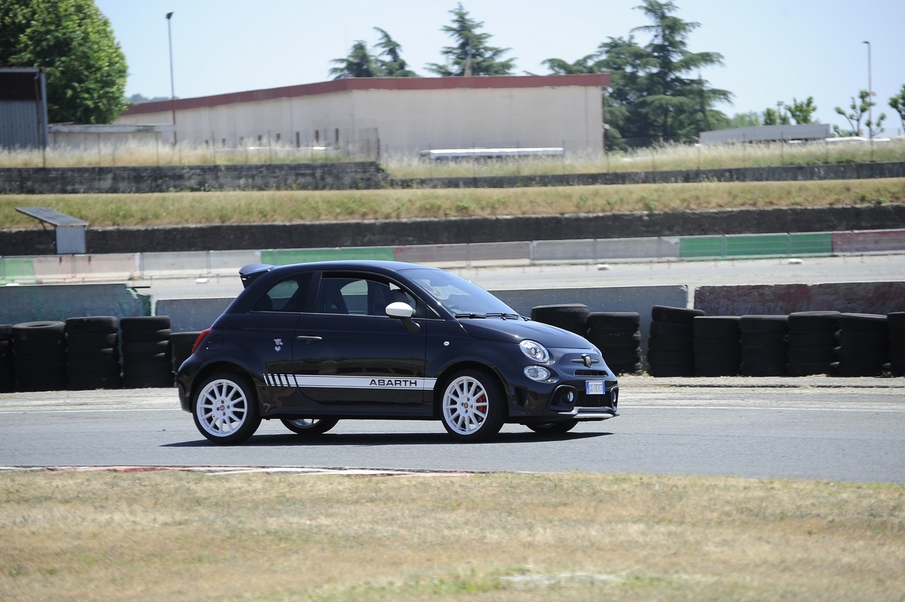 Abarth 695 Essesse: la prova su strada e in pista