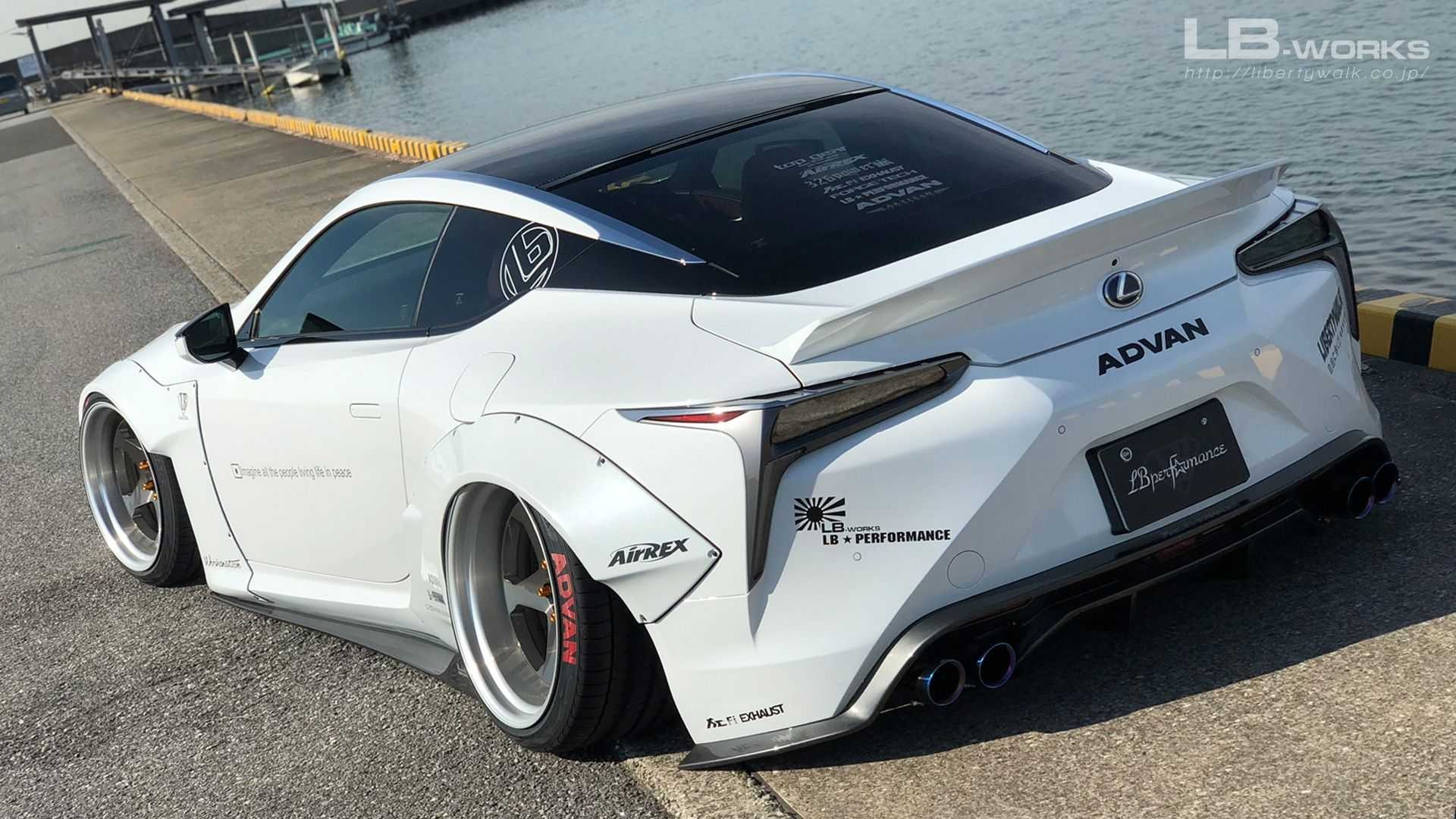 Lexus LC 500h by Liberty Walk: le immagini