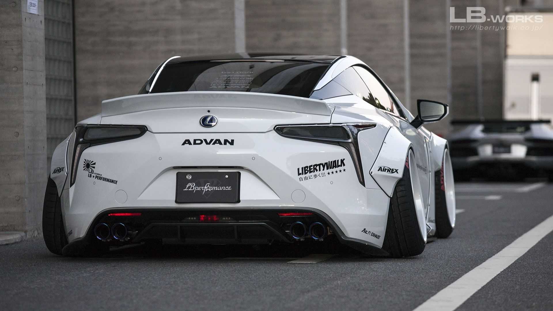 Lexus LC 500h by Liberty Walk: le immagini