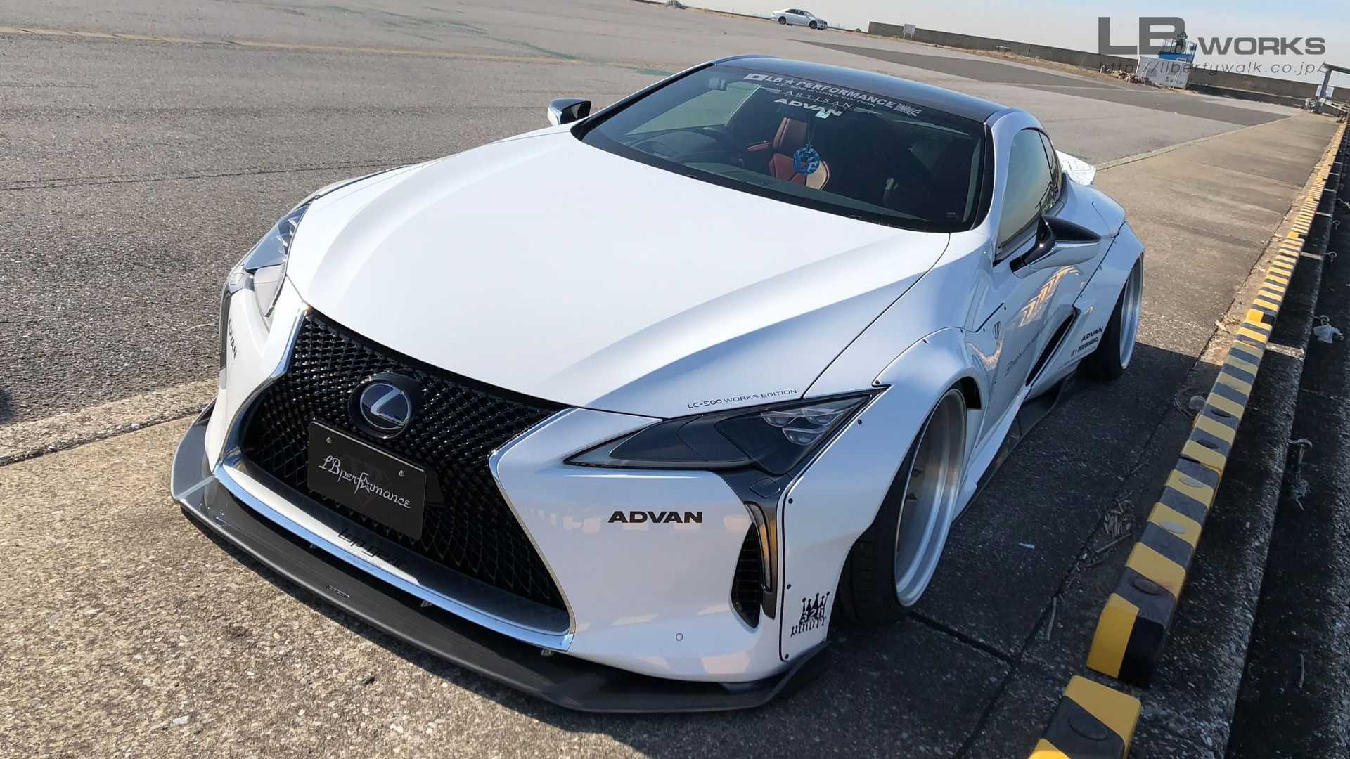 Lexus LC 500h by Liberty Walk: le immagini