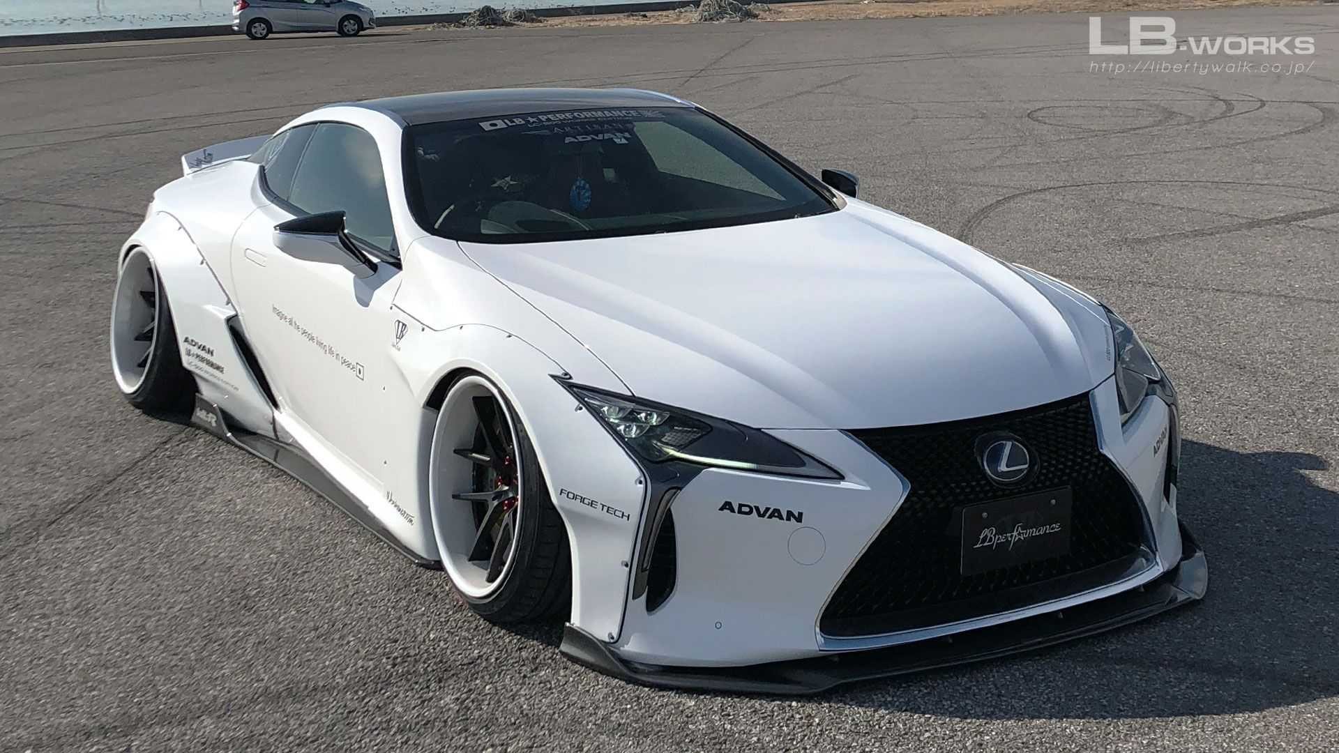 Lexus LC 500h by Liberty Walk: le immagini