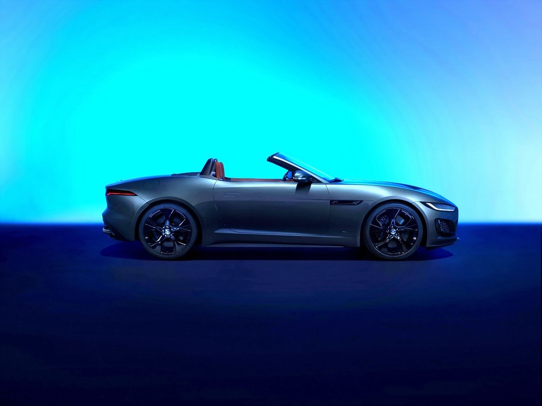 Jaguar F-Type 75 Edition: le immagini