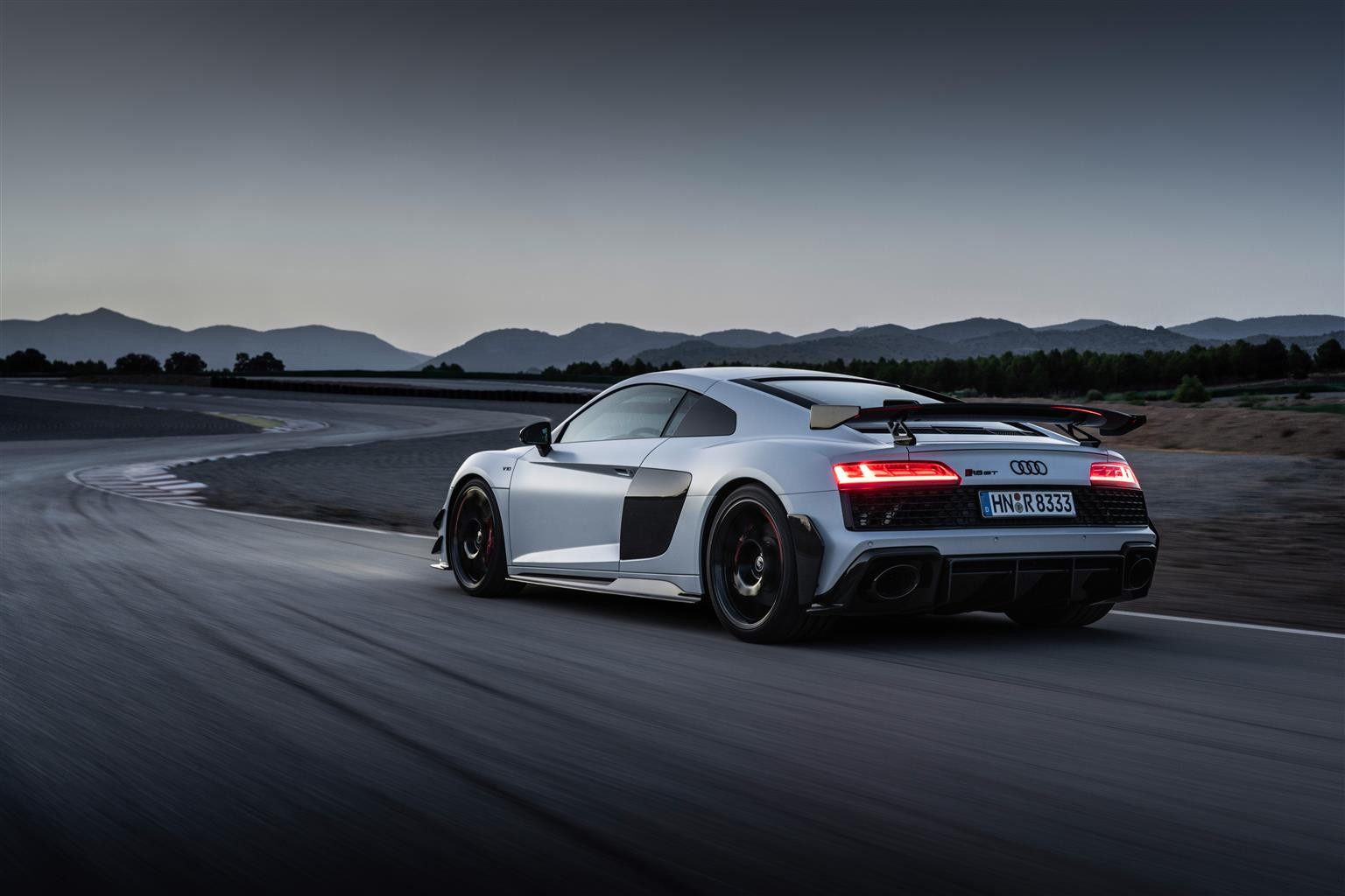 Audi R8 GT RWD: le immagini ufficiali