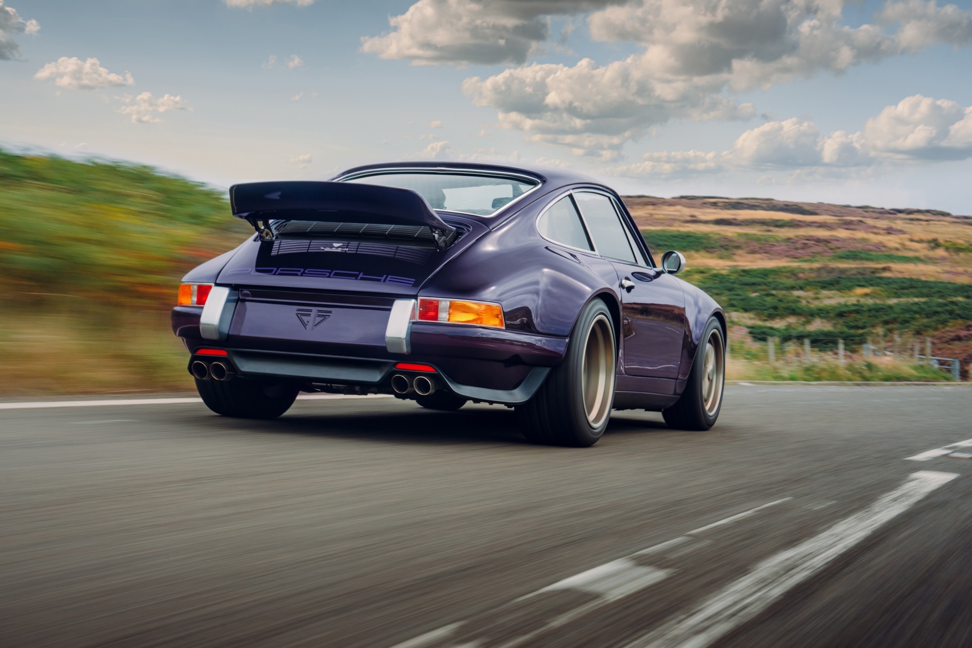 Theon Design restomod Porsche 911