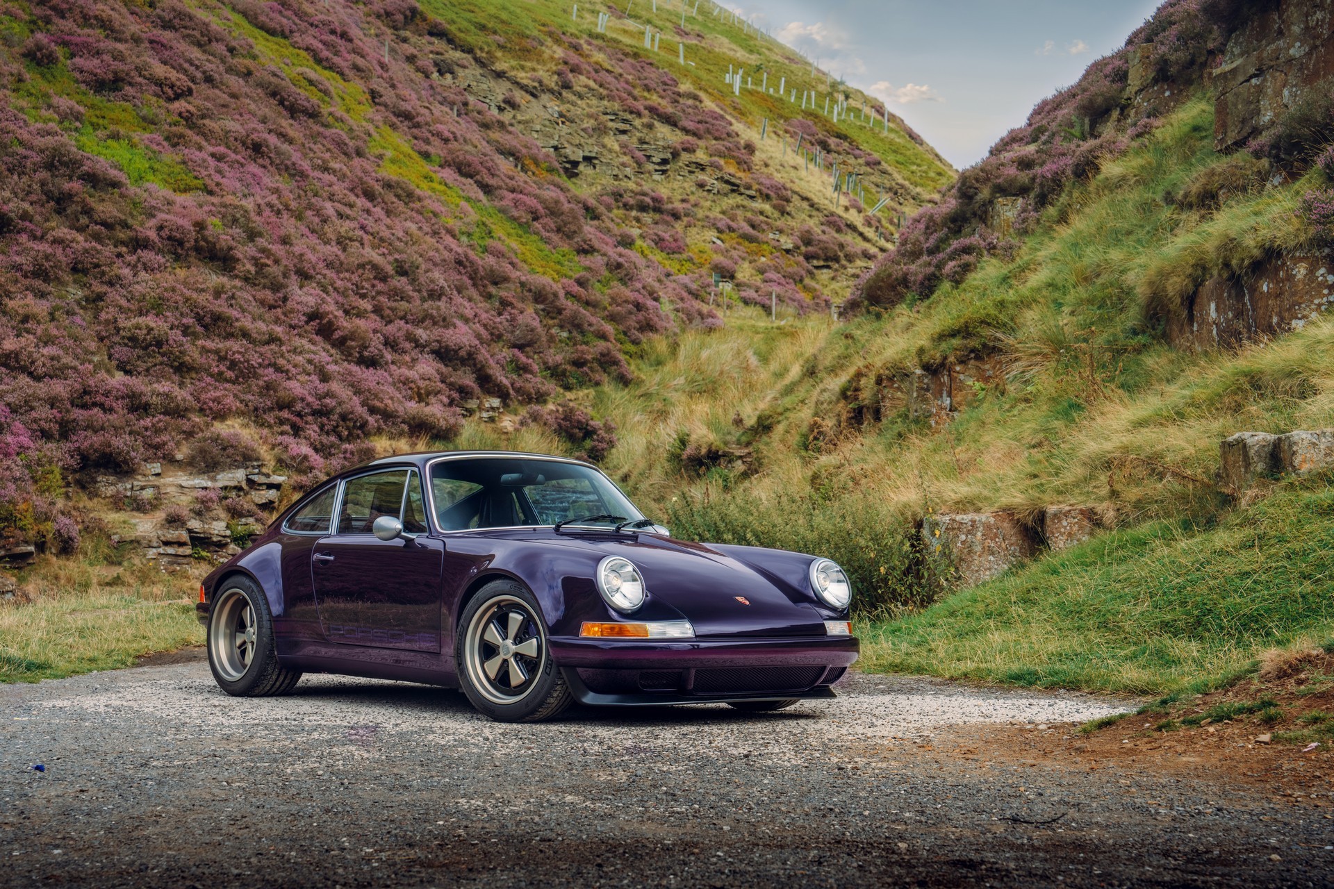 Theon Design restomod Porsche 911