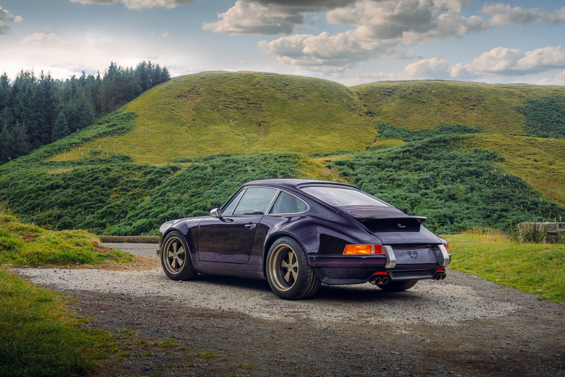 Theon Design restomod Porsche 911