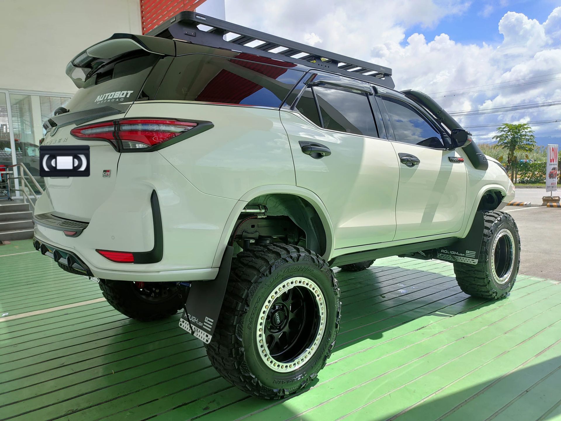 Toyota Fortuner Project Albino: le immagini