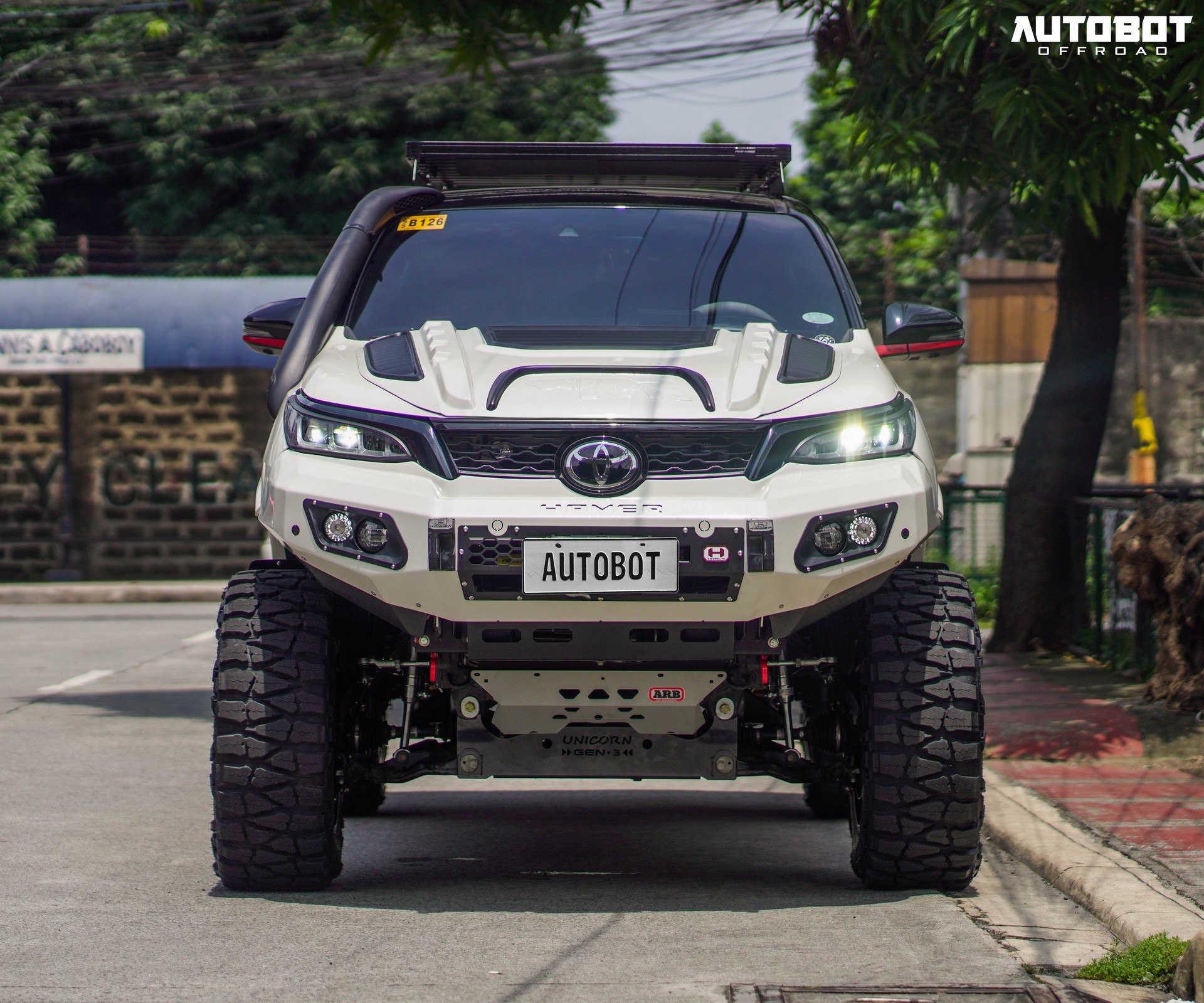 Toyota Fortuner Project Albino: le immagini