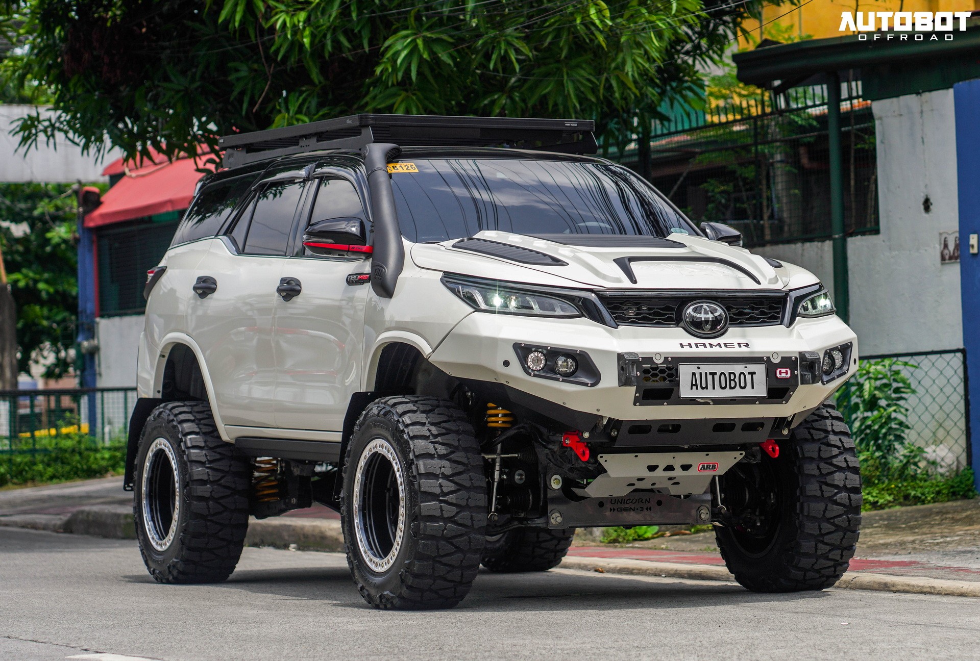 Toyota Fortuner Project Albino: le immagini