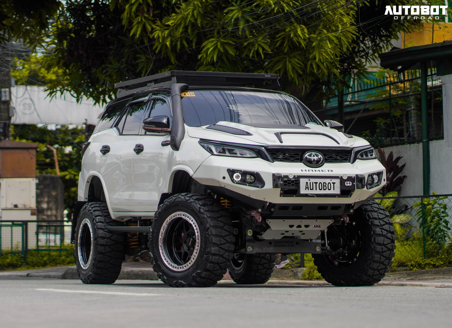 Toyota Fortuner Project Albino: le immagini