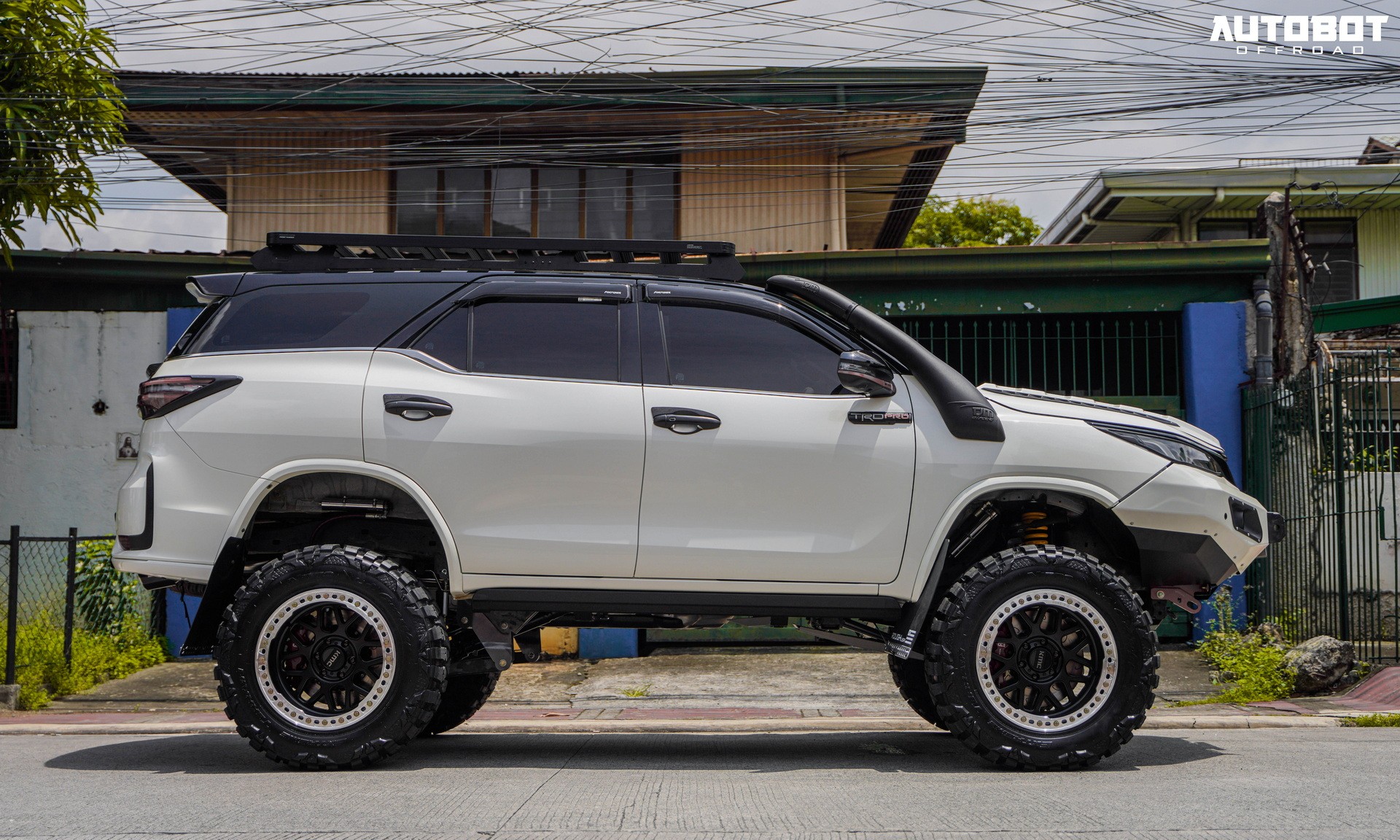 Toyota Fortuner Project Albino: le immagini