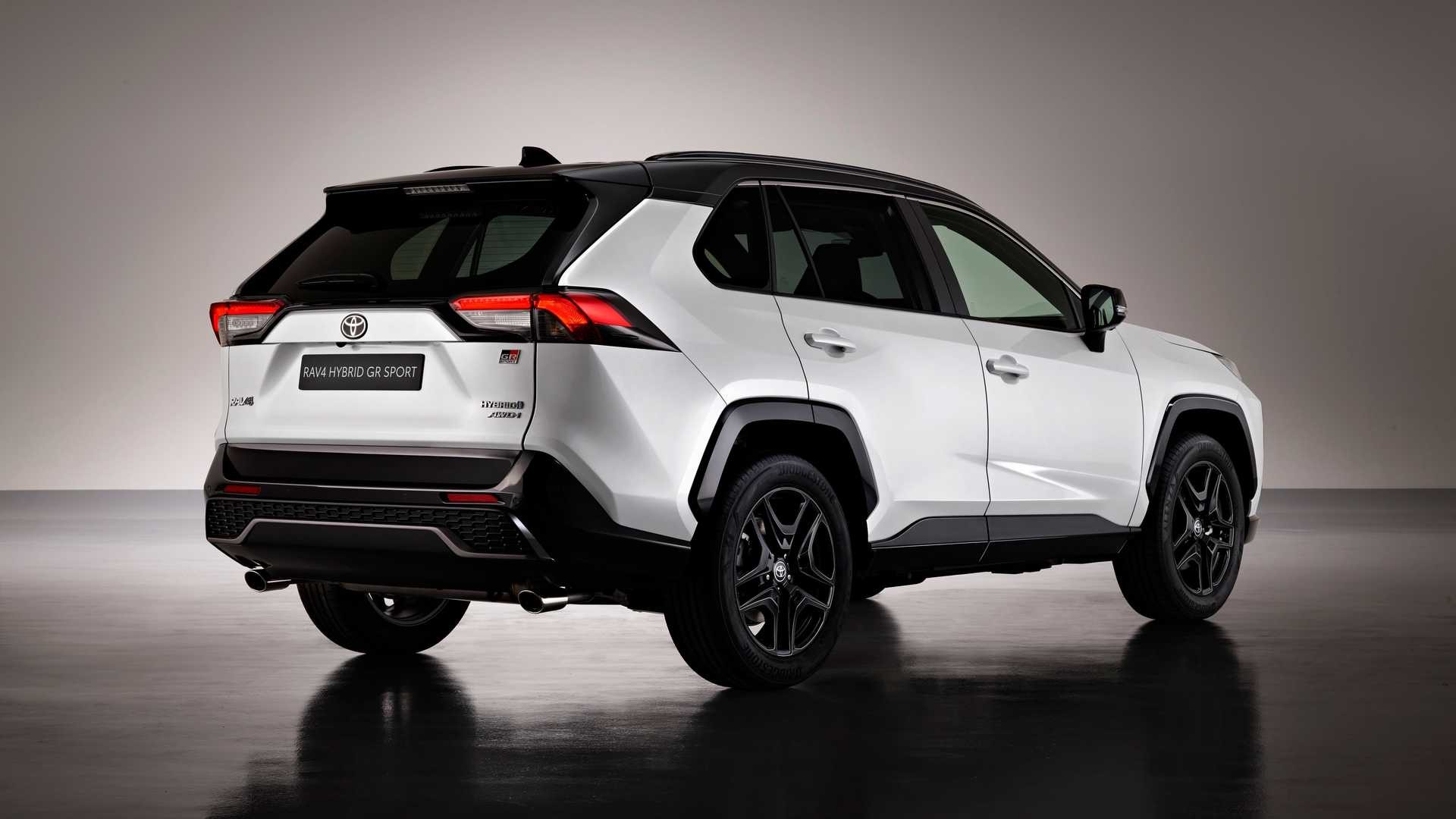 Toyota Rav4 GR Sport: le immagini ufficiali