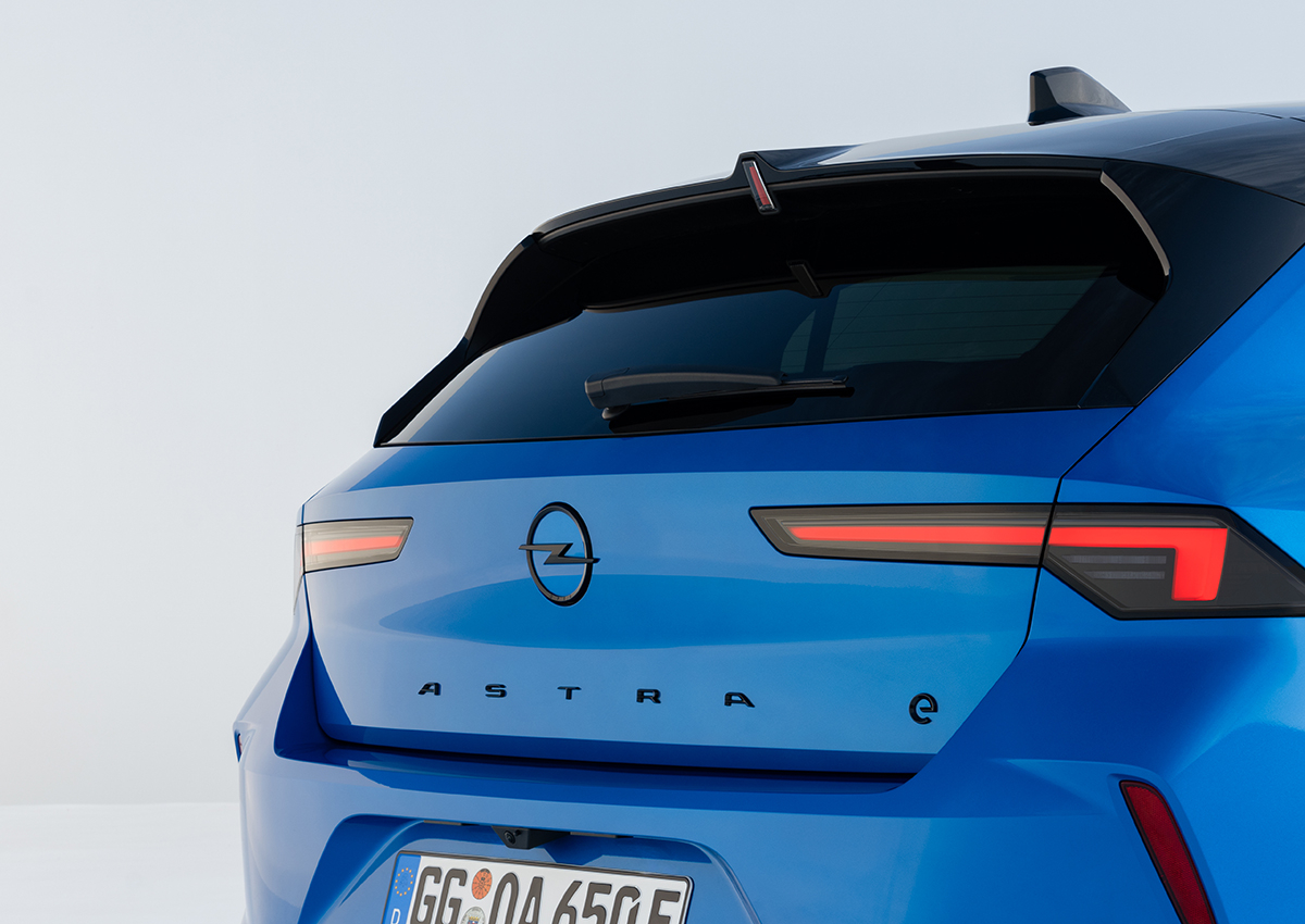 Opel Astra Electric: immagini ufficiali