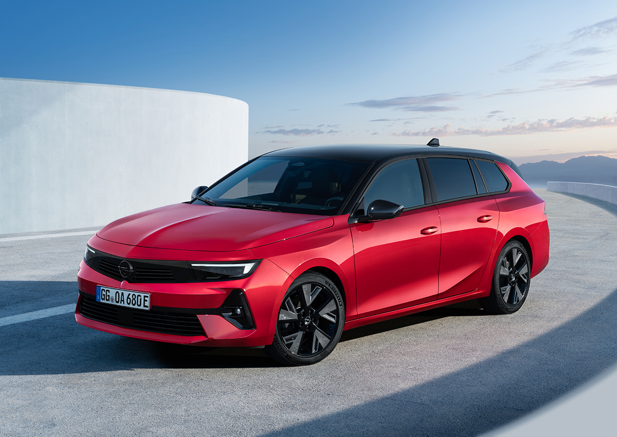 Opel Astra Electric: immagini ufficiali