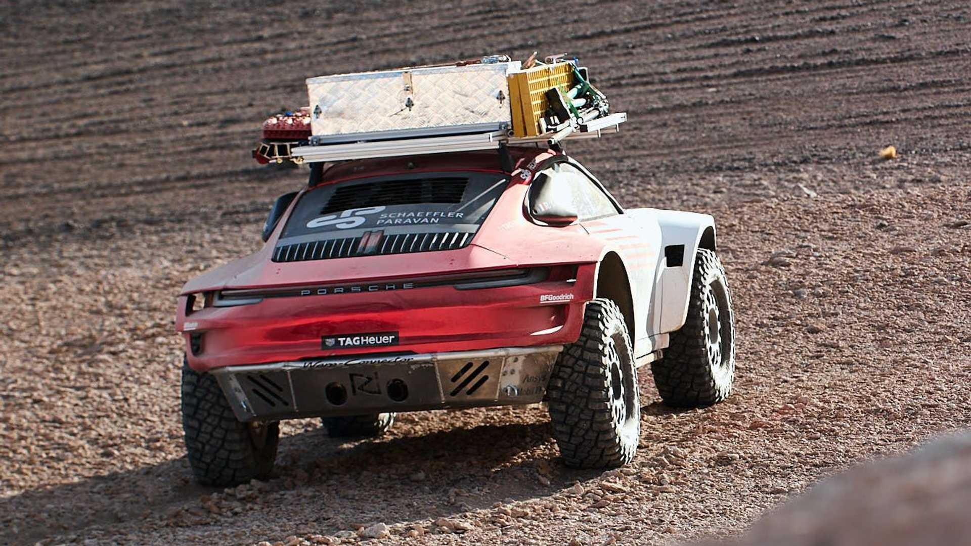 Porsche 911 sul vulcano Ojos: le foto ufficiali